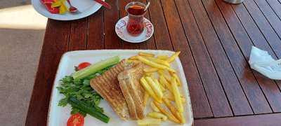 Tesadüf Cafe & Fener Çay Bahçesi