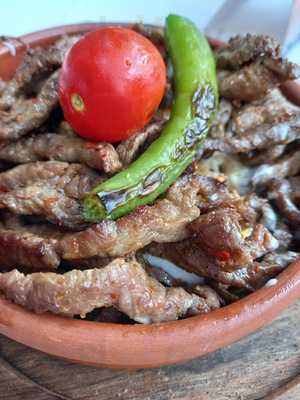 Tesadüf Cafe & Fener Çay Bahçesi