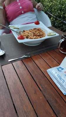 Tesadüf Cafe & Fener Çay Bahçesi