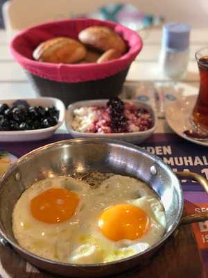 Alaçatı Muhallebicisi