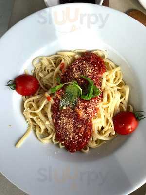 Tria Elegance Restaurant