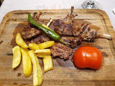 Cemil Usta Akçaabat Köftecisi