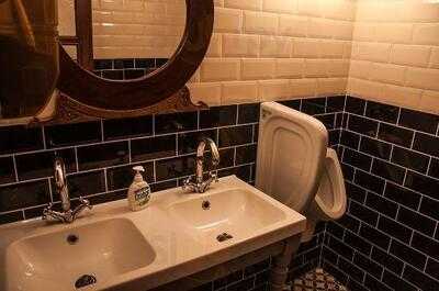 Latife Hanim Meyhanesi