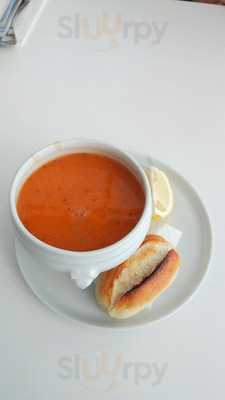 Les Mann's Cafe & Patisserie