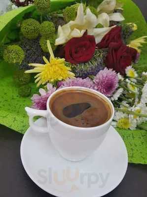 Robert's Plus Çınaraltı Cafe