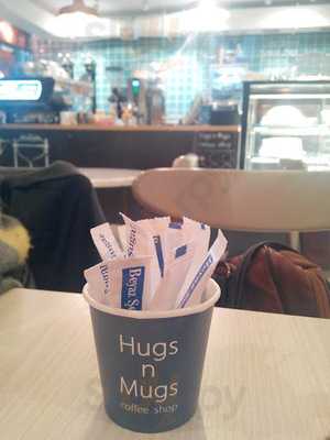 Hugs N Mugs Moda