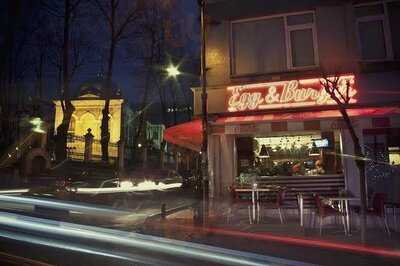 Egg & Burger Diner
