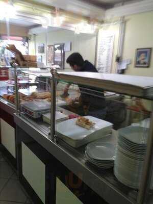 Eskin Kardesler Cafe Pide Borek Salonu