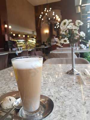 Gulsoy Cafe & Patisserie