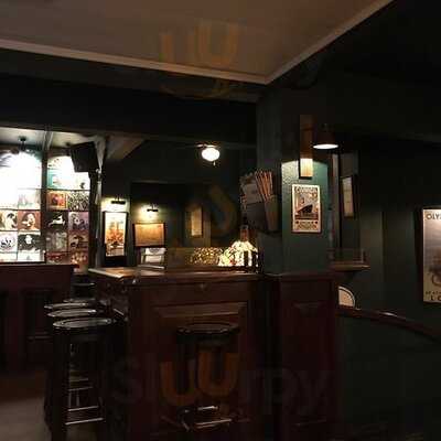 Zeplin Pub & Delicatessen