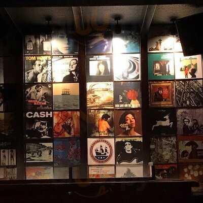 Zeplin Pub & Delicatessen