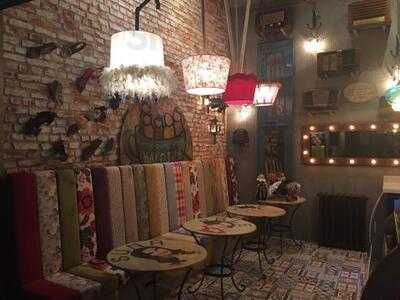 Hale Jale Butun Mahalle