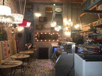 Hale Jale Butun Mahalle