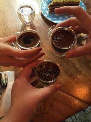 Hale Jale Butun Mahalle