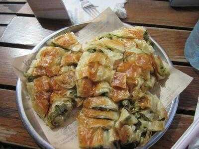 Kadikoy Merkez Borekcisi