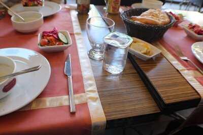 Mihmandar Et Lokantası & Cafe