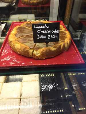 Tarihi Sarıyer Börekçisi