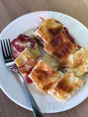 Tarihi Sarıyer Börekçisi