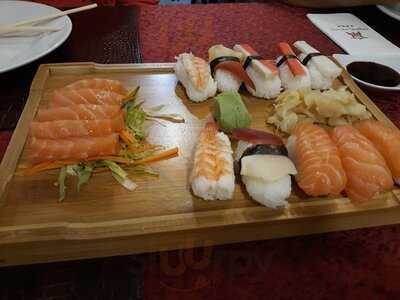 Sushi & Noodle House