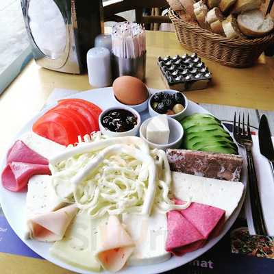 Balkonak Restaurant & Cafe