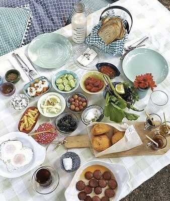 Nezihe Hanım'ın Bahçesi