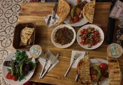 Kervan Karaköy Kebap Köfte Pide