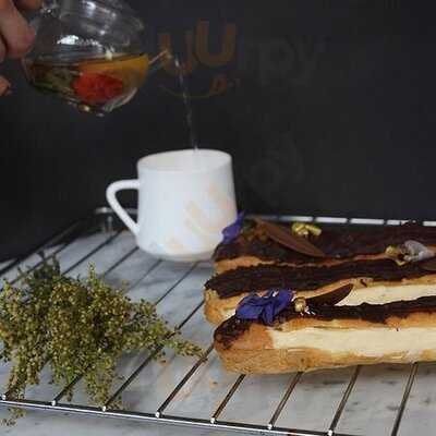 Fiyonk Bakery & Cafe