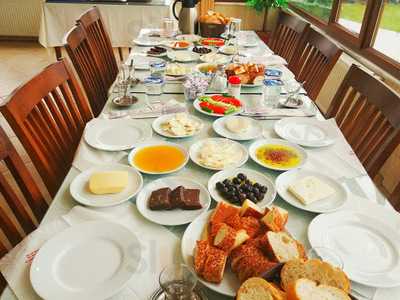 Oruçoğlu Et  Mangal Köy  Kahvaltısı