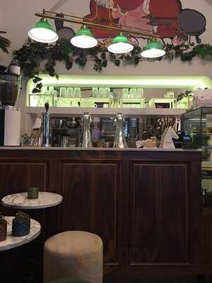 Habitude Artisan Patisserie & Cafe