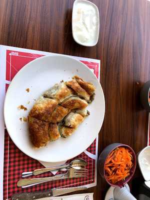 Zeliha Közde Boşnak Mutfağı Ve Börek