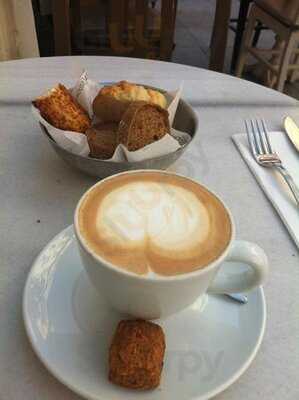 Home Art Cafe & Restaurant