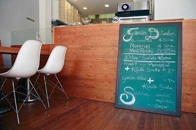 The Upper Crust Pizzeria