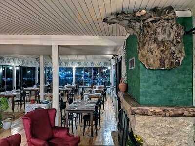 Lotus Restaurant & Hotel