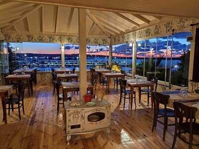 Lotus Restaurant & Hotel