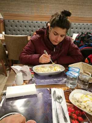 Muhtar's Karadeniz Pide Ve Yöresel Yemekler