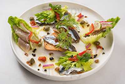 Kubina Cafe & Restaurant