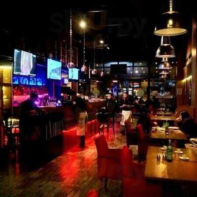 La Field Cafe & Bistro