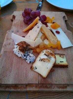 Izoletta Wine & Steak