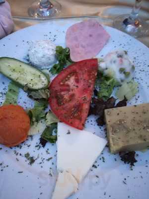 Rakkas Bar & Restaurant