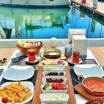 Alaçatı Muhallebicisi