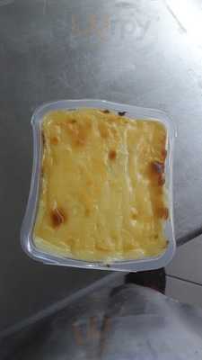 Salon Cafe & Restorant