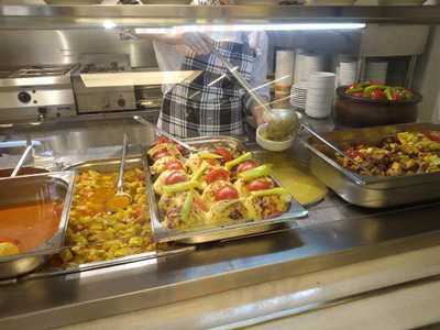 Salon Cafe & Restorant