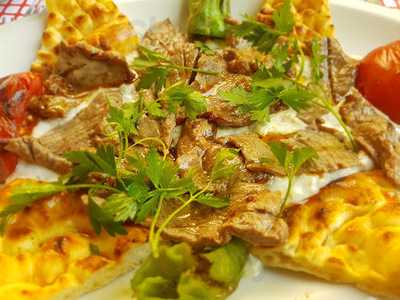 Altınşiş Eyvan Sofrası