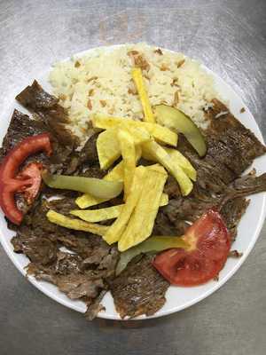 Gaziantepli Kardesler Doner Iskender Salonu