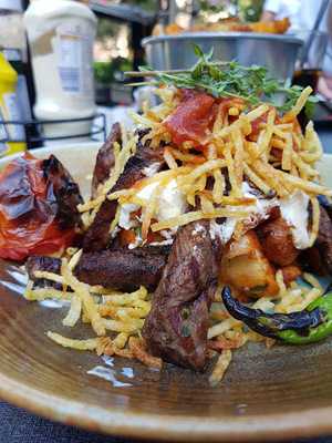 Hadiqa Cafe & Restaurant