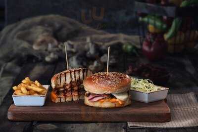 Mashhad Istanbul Cafe & Lounge