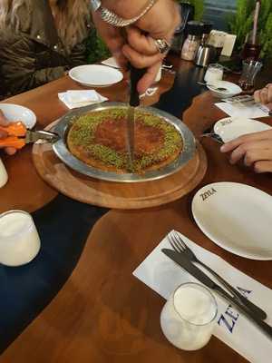 Zeyla Cafe & Restaurant