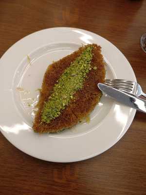 Yaprak Döner Sarayı