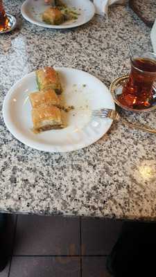 Dedeoglu Baklavaları Gedikpasa
