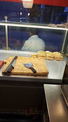 Salkım Börek Pide Salonu